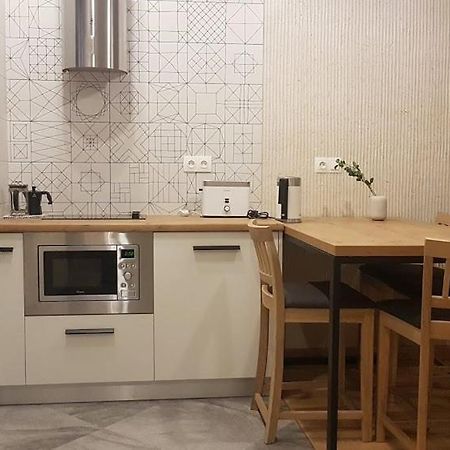 Lviv Wall Street Apt Экстерьер фото