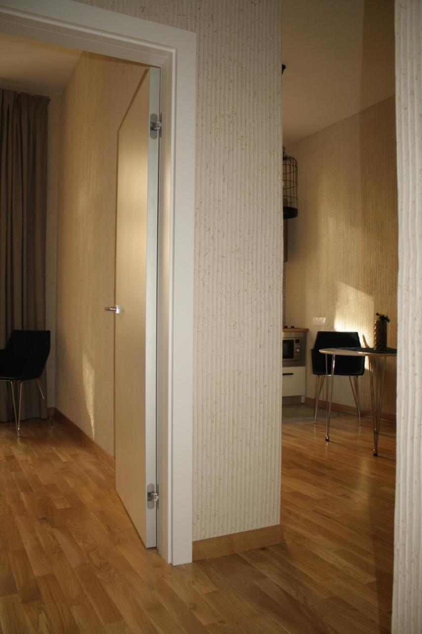 Lviv Wall Street Apt Экстерьер фото